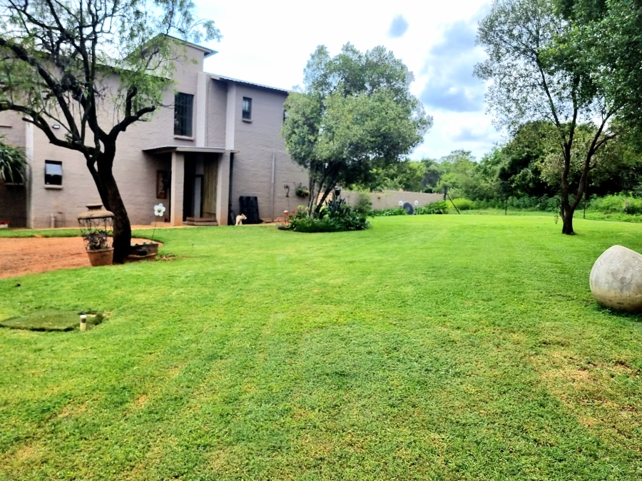 4 Bedroom Property for Sale in Mooinooi North West